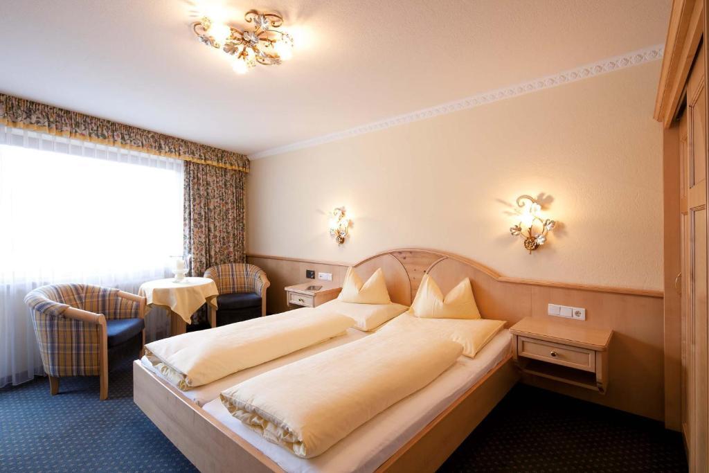 Hotel Eberl Finkenberg Værelse billede